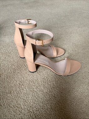 New size 9 Stuart Weitzman nudistcurve patent block heel sandal